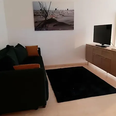 Quiet, Modern Flat With Own Terrace *
